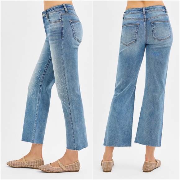 Medium Wash Rhinestone Detail Raw Hem Cropped Denim Jeans - Picture 2 of 3